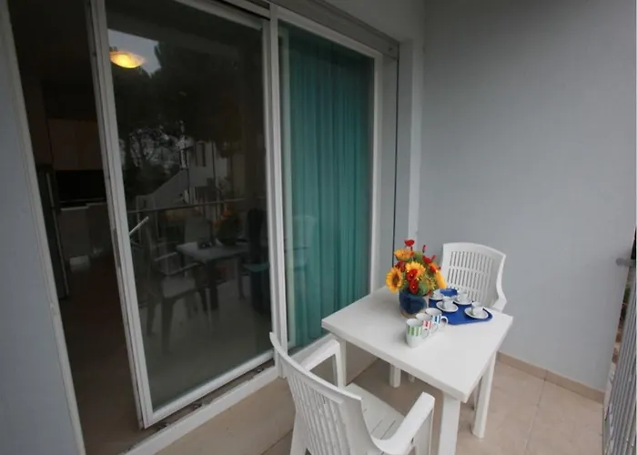 Beautiful And Modern Apartment Close To The Beach By Beahost Rentals Num1