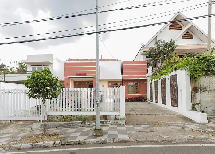 Reddoorz At Wr Supratman Batu