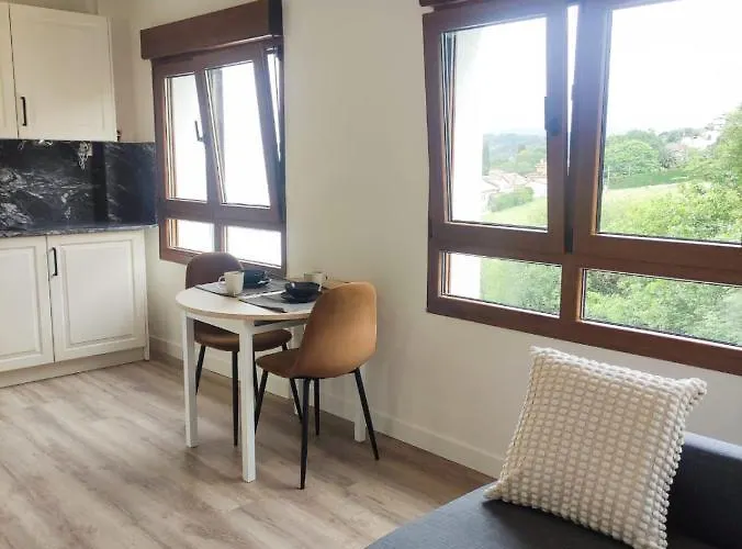 Digital Nomad Paradise - Garaje/PC monitor