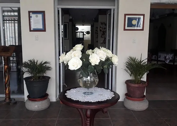 El Cardenal Hotel