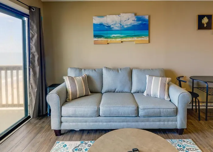 North Topsail Beach Vacation Rental W/ Balcony!