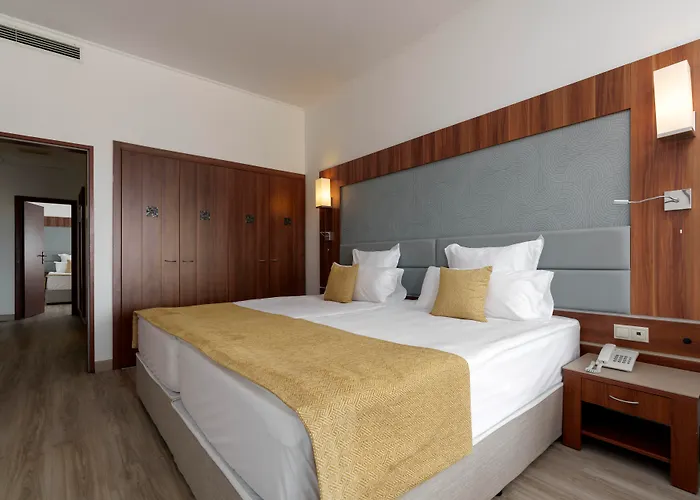 Alua Helios Bay