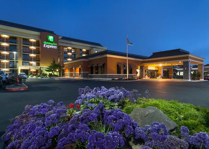 Holiday Inn Express At Monterey Bay By Ihg