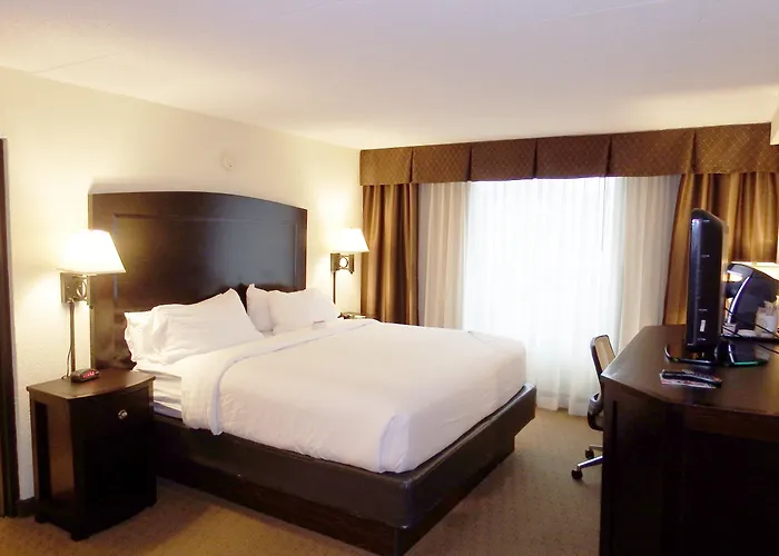 Holiday Inn And Suites Charleston West By Ihg