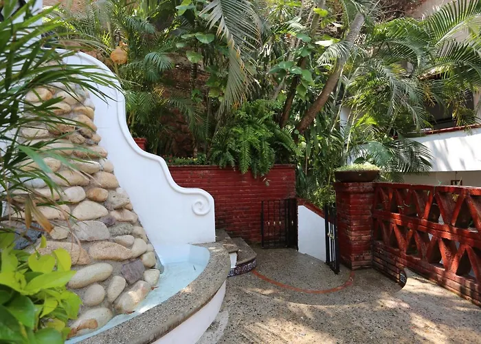 La Villa Del Sol - Pool & Spa And Staff