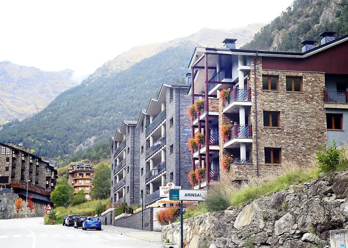 Vista Arinsal Apartments