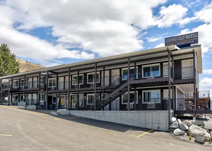 Roosevelt Hotel & Cabins - Yellowstone