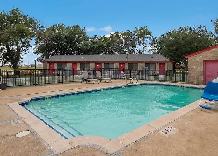 Americas Best Value Inn Lockhart