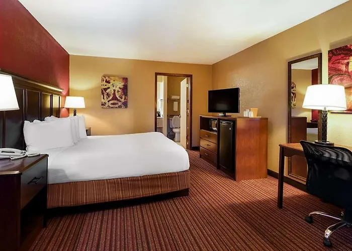 Quality Inn & Suites West Helena