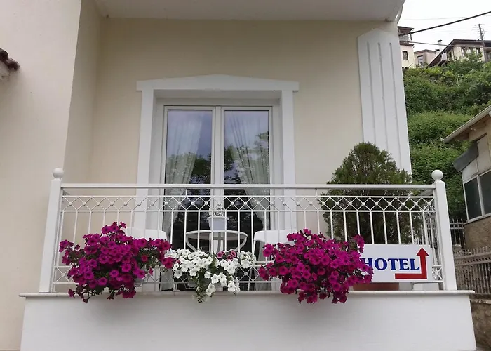 Paraliako Κaterina Lakefront - Biker Friendly Hotel