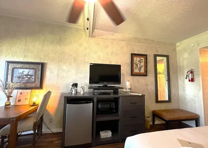 Gr6 - Mountain Harbor Queen Guest Room On Lake Ouachita