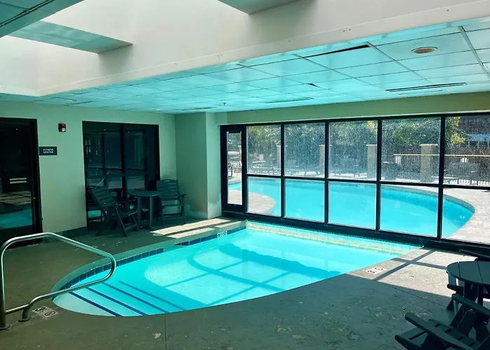 Mt Cb Base Area With King Bed, Outdoor Hot Tub & Pool