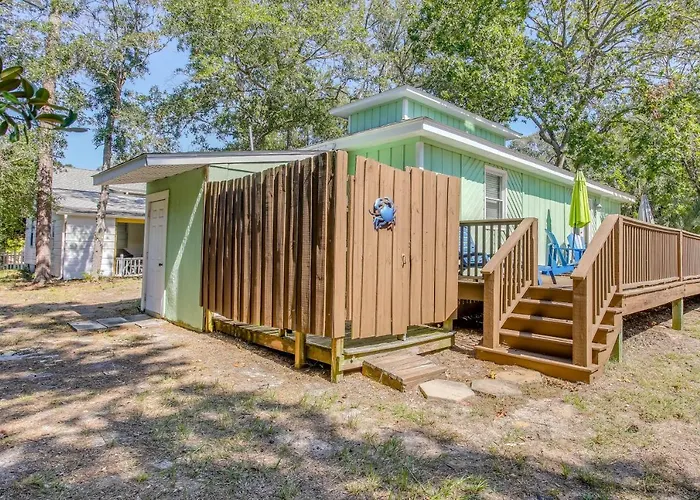 North Carolina Abode - Deck & Grill, Walk To Beach