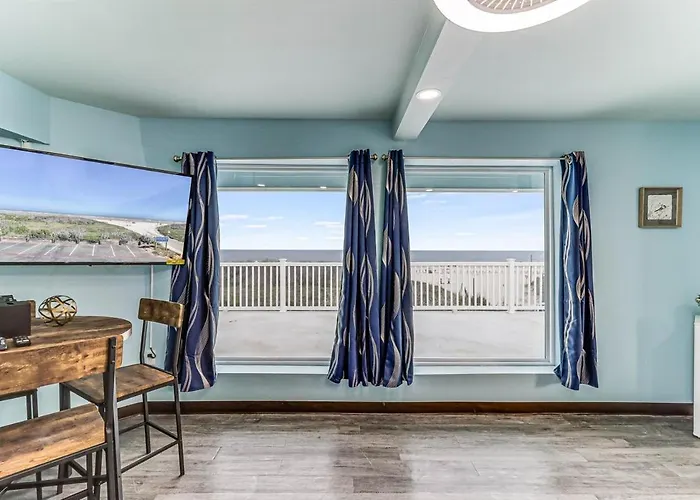 Seaside Boutique Hotel, Waves At Your Doorstep