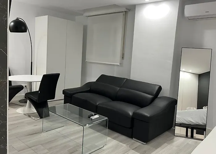 H. Pelayo Autocheck-In Suites Con Jacuzzi