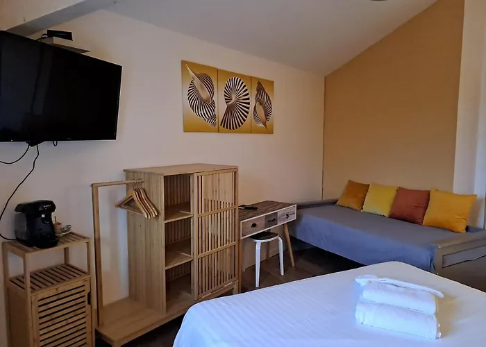 Hotel L'Auberge Canaulaise