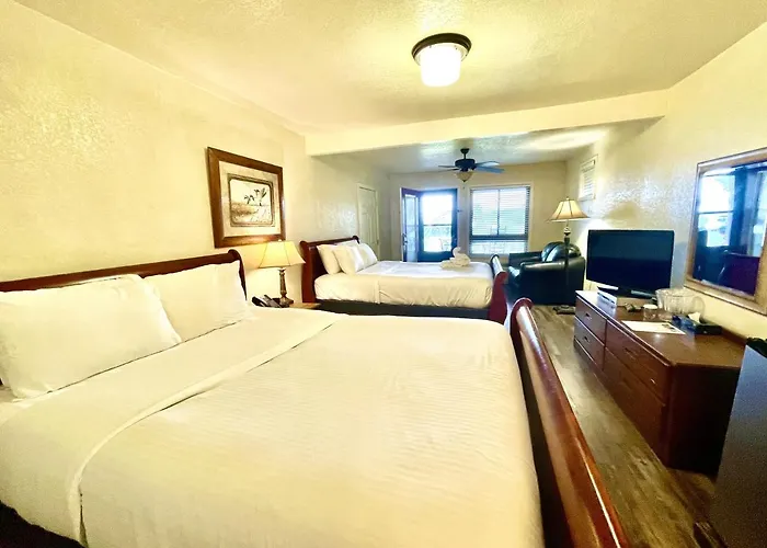 Mountain Harbor Queen Guest Room On Lake Ouachita