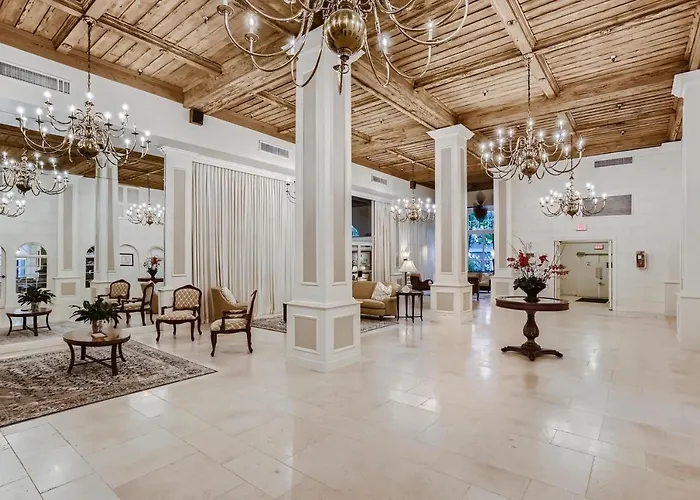 Palm Beach Hotel