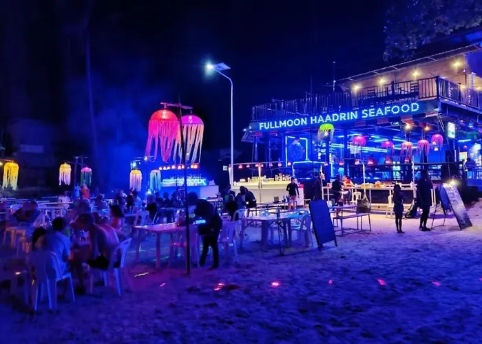 Full Moon Central Party Hotel