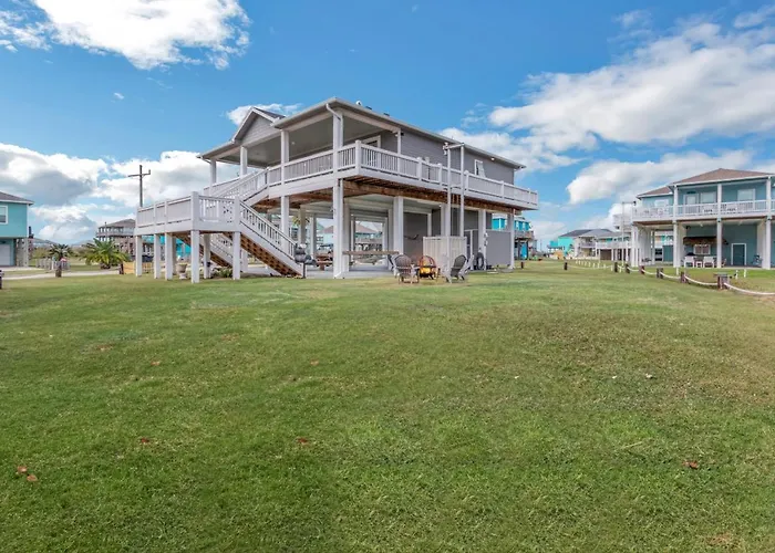 Hot Tub Golf Cart Near Beach Coastal Retreat