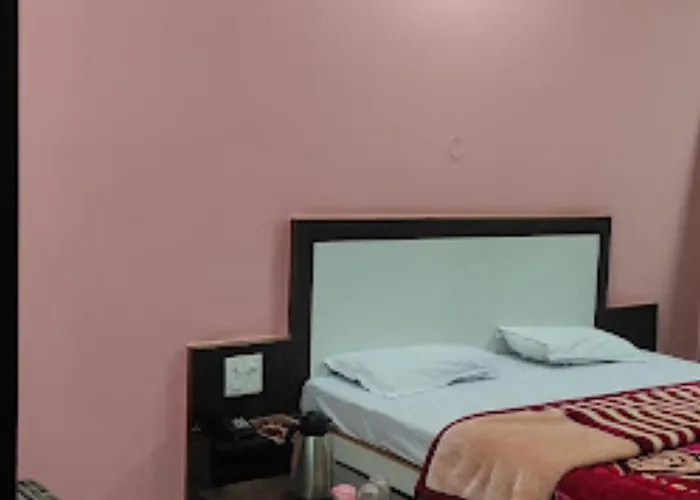 Hotel Yash Palace & Ok Veg Resturant Maihar