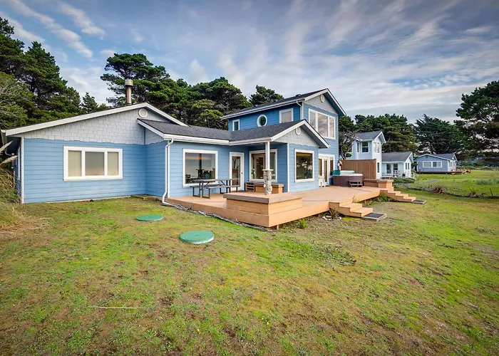 Oceanfront Home In Port Orford: The Lighthouse