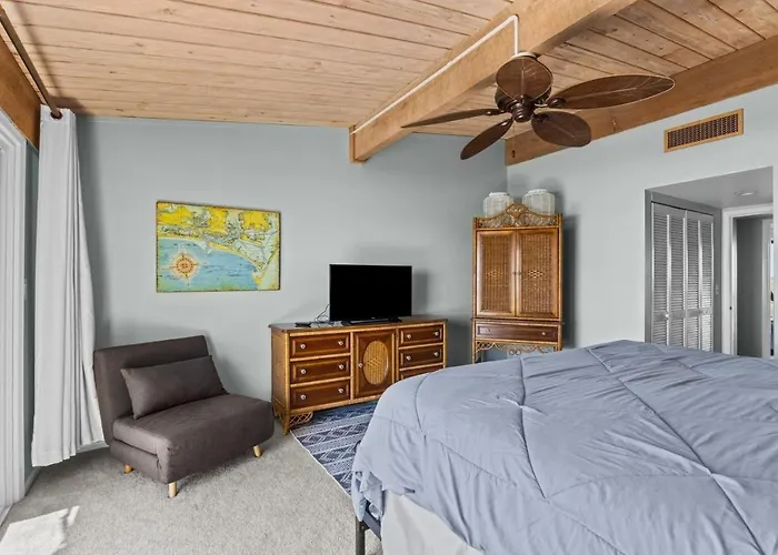 Coral Shores #4 Condo