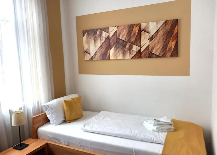 Hotel Karolinger - Self Check-In