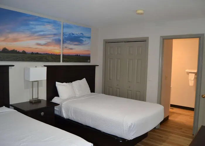 Days Inn And Suites By Wyndham Sikeston