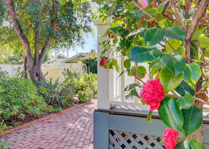 Secret Garden Inn & Cottages