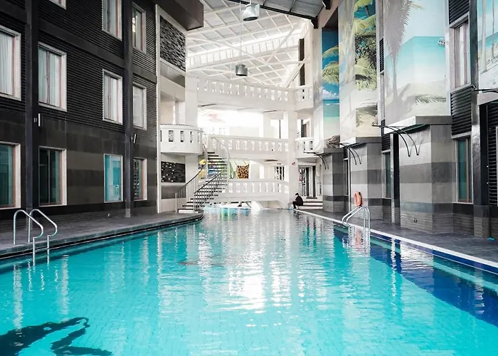 Crown Victoria Hotel Tulungagung