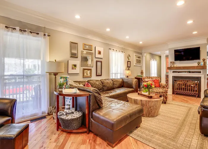 Spacious Home ~ 4 Blocks To Asbury Park Beach!