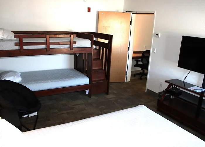 Boothill Inn And Suites