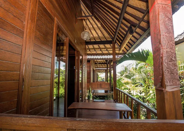D'Muncuk Huts Lembongan