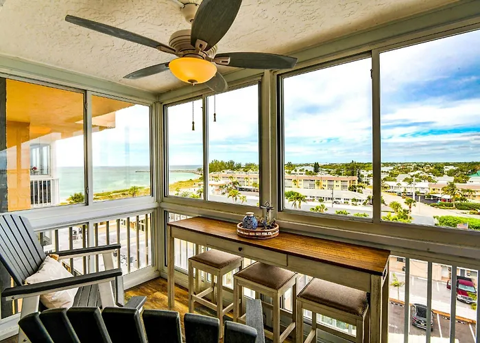 Venice Beach Views - 2 Bedroom