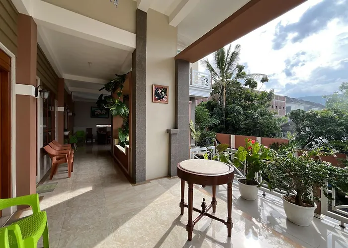 Urbanview Syariah Hotel Kanigara Batu