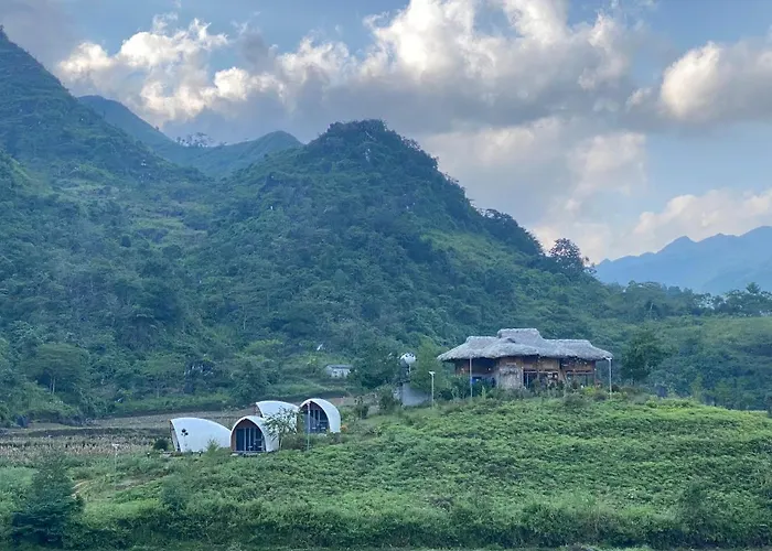 Tớ Dày Du Già Village