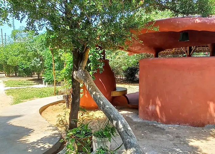 Bamba Kofi Beach Lodge