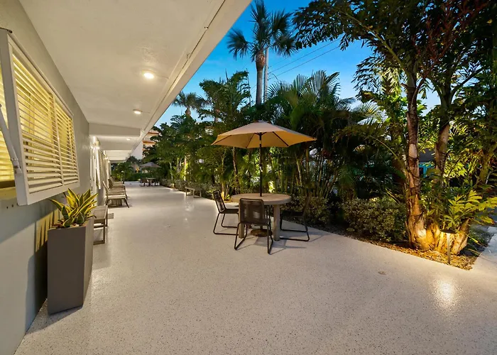 Wonderful Place Wprivate Patio Next To The Beach