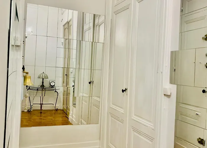 Le Salon Des Muses