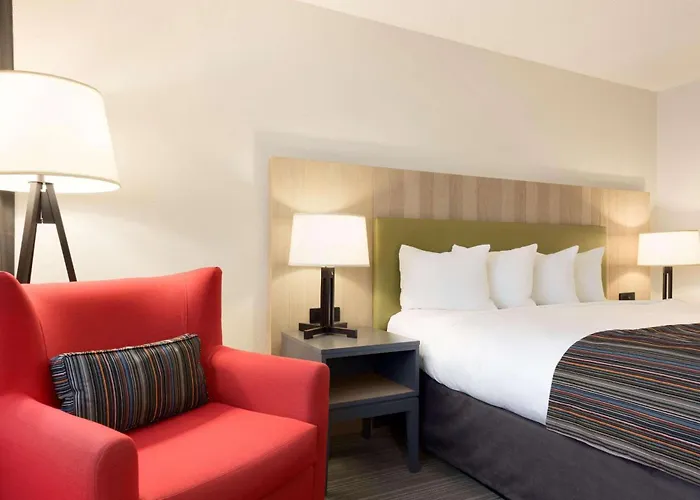 Country Inn & Suites By Radisson, Chippewa Falls, Wi