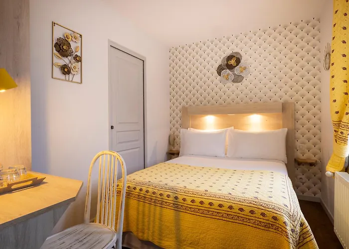 Hotel De Lion Sur Mer