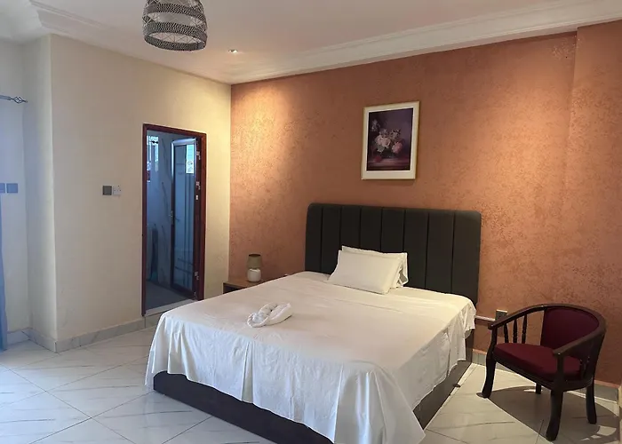 Apartments Plaza Hotel