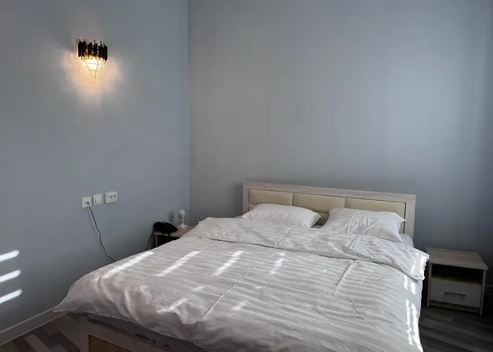 Parvoz Hotel
