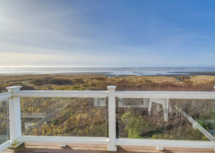 Oceanfront Moclips Retreat W/ Beach Access & View!