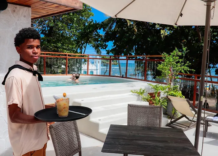 Al Mar Suites