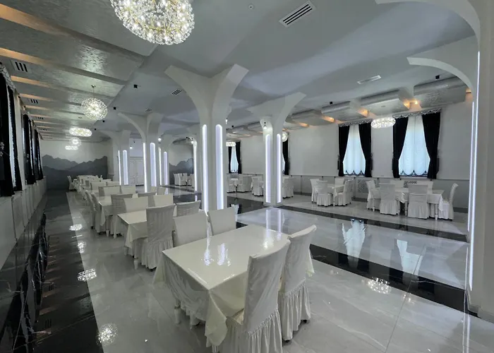 Parvoz Hotel