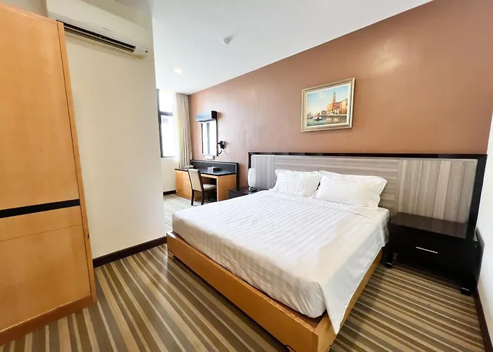 Hallmark Express Hotel