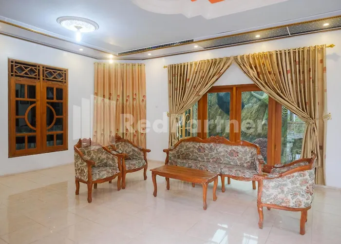 Wisma Giri Mulyo B Near Grojogan Sewu Mitra Reddoorz