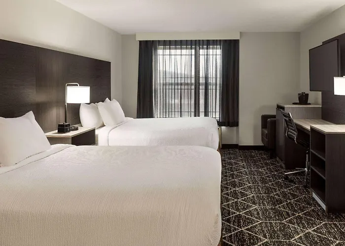 La Quinta Inn & Suites By Wyndham Lake George